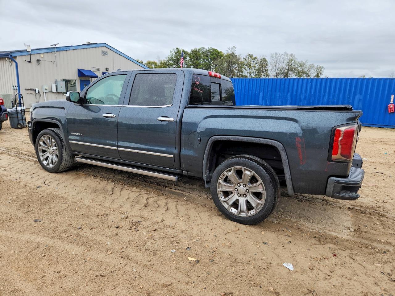 2017 GMC Sierra K1500 Denali - Image 2