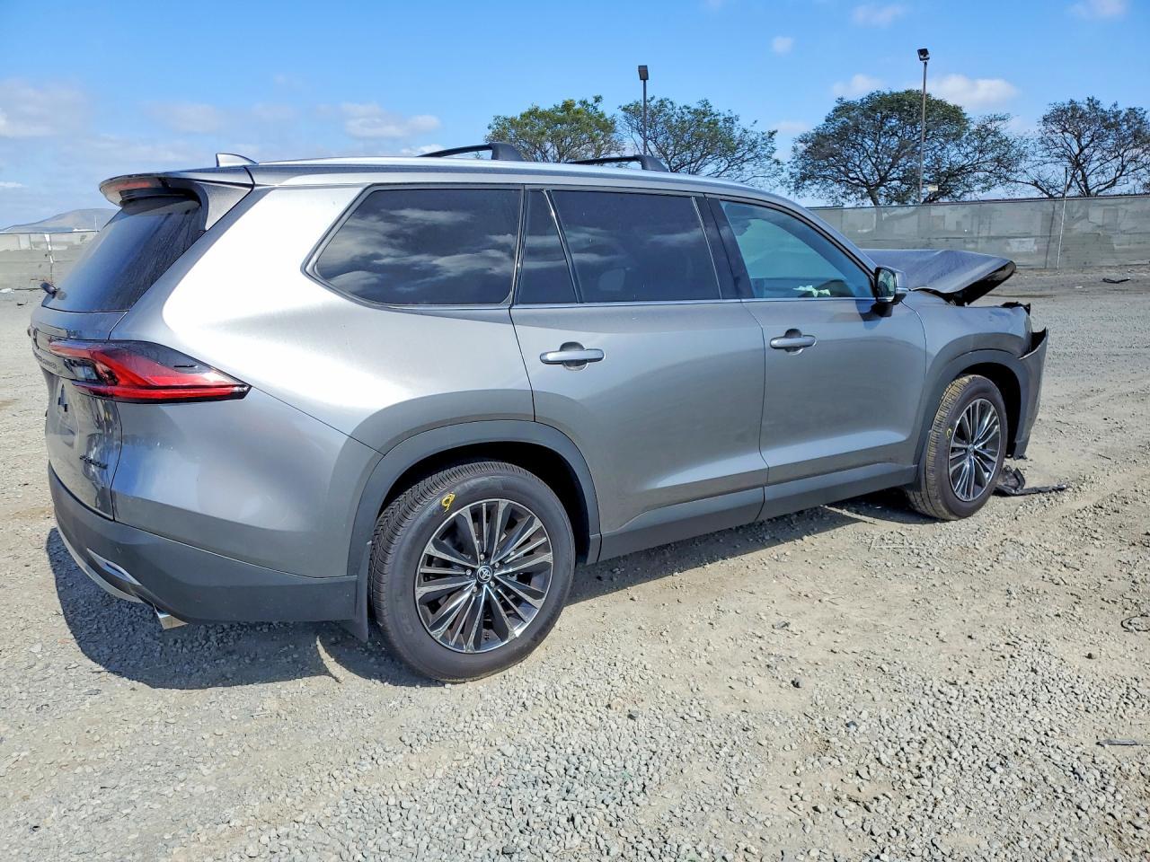 2025 Toyota Grand Highlander Hybrid Max Platinum - Фото 3