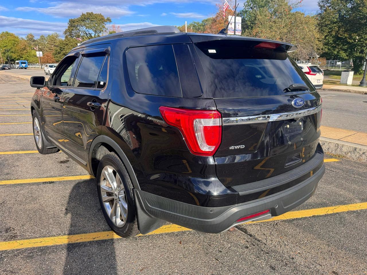 2019 Ford Explorer Xlt - Фото 3