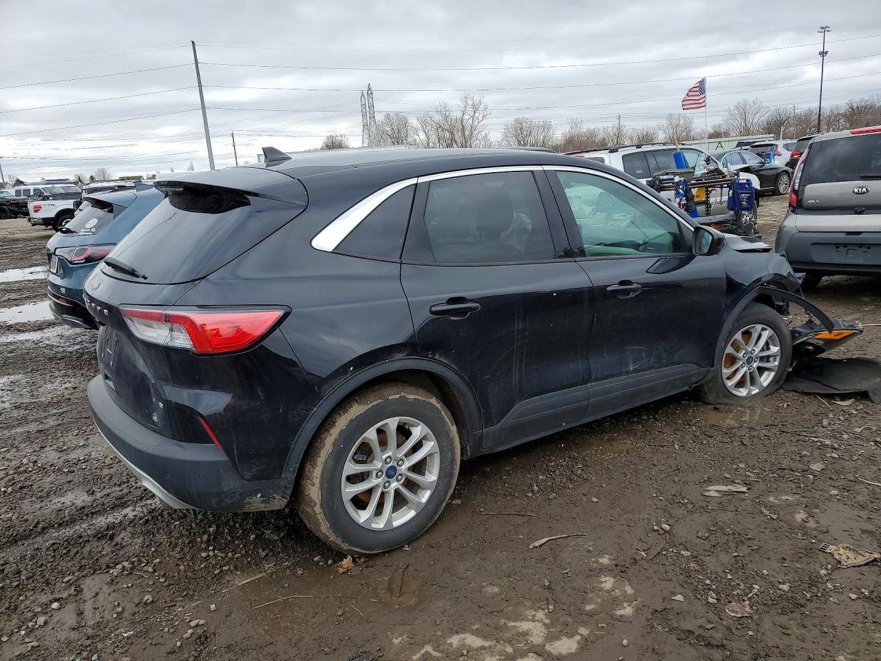 2020 Ford Escape Se - Фото 3