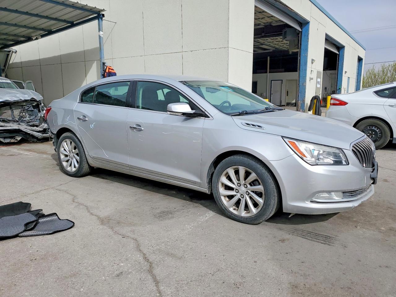2016 Buick Lacrosse - Image 4