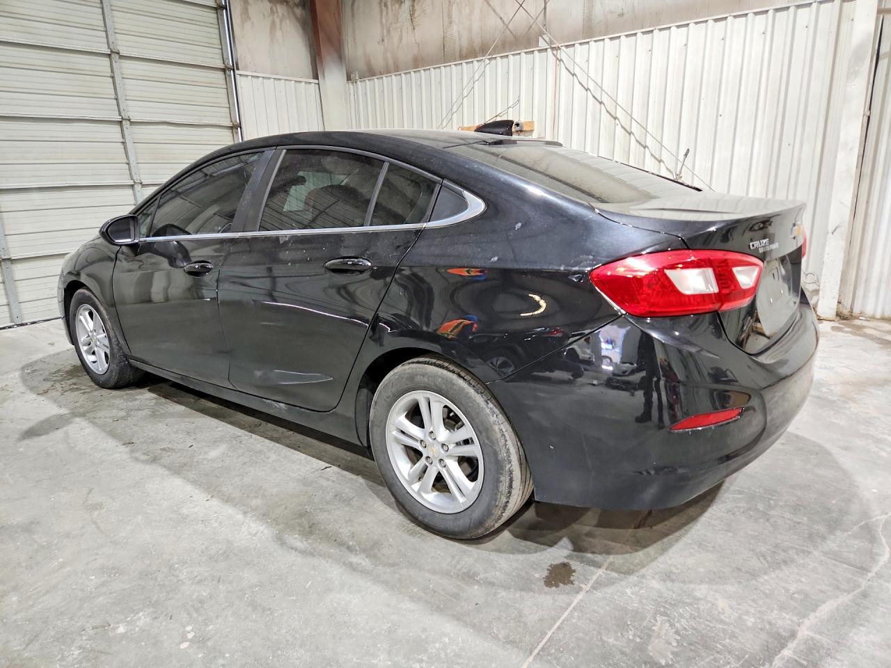 2017 Chevrolet Cruze Lt - Фото 2