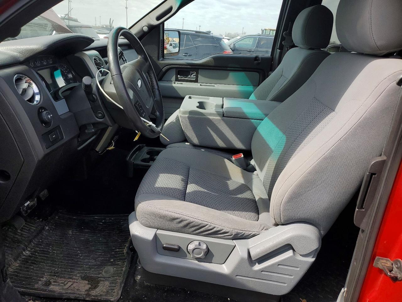 2012 Ford F150 Super Cab - Фото 7