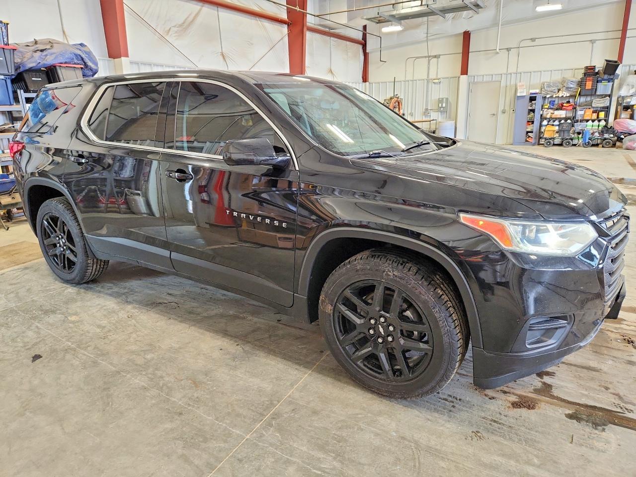 2018 Chevrolet Traverse Ls - Image 4