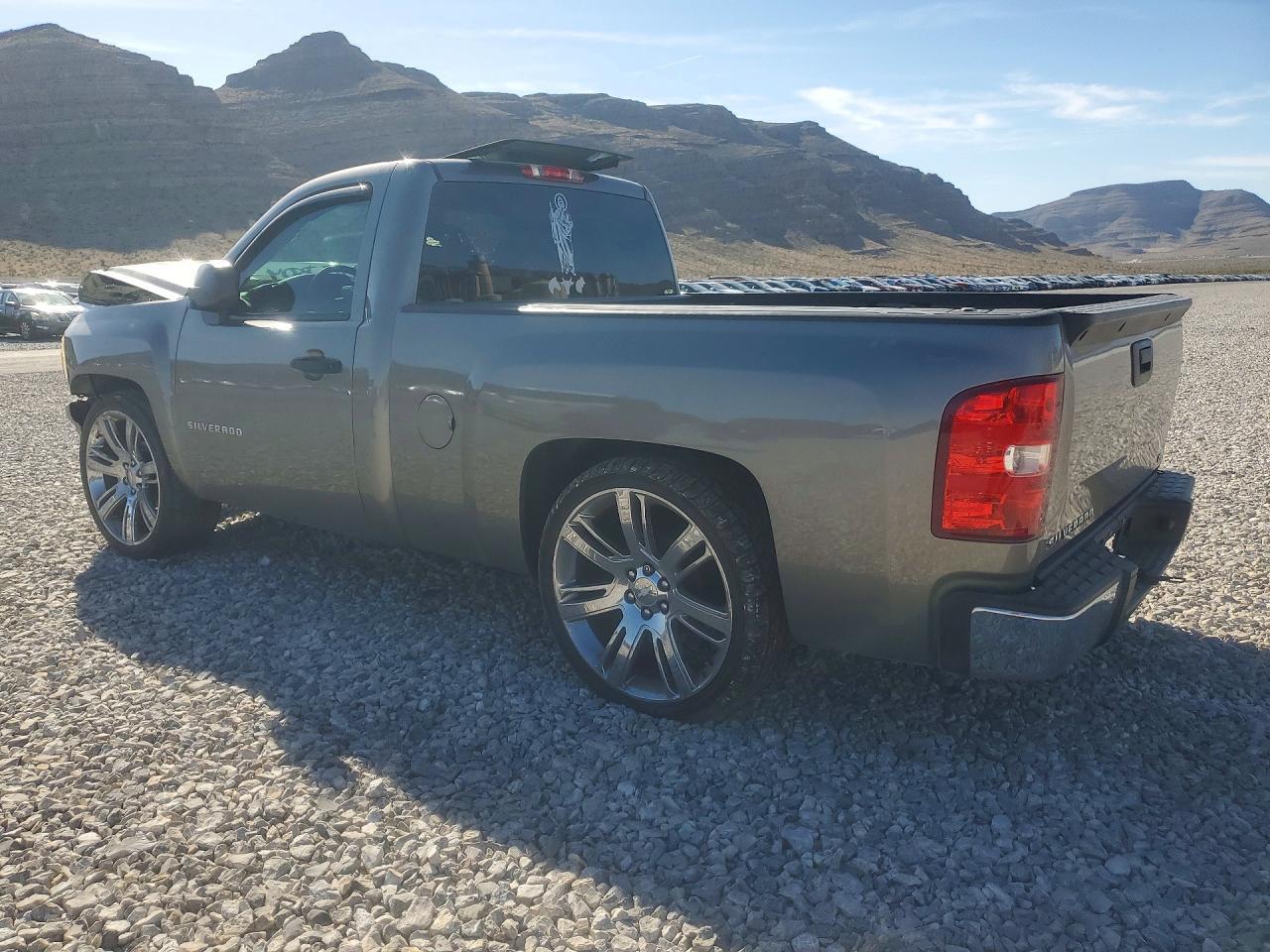 2013 Chevrolet Silverado C1500 - Image 2