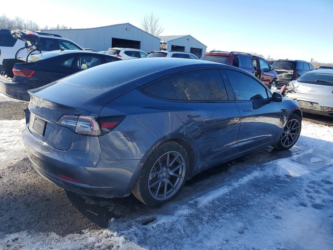 2022 Tesla Model 3 - Фото 3