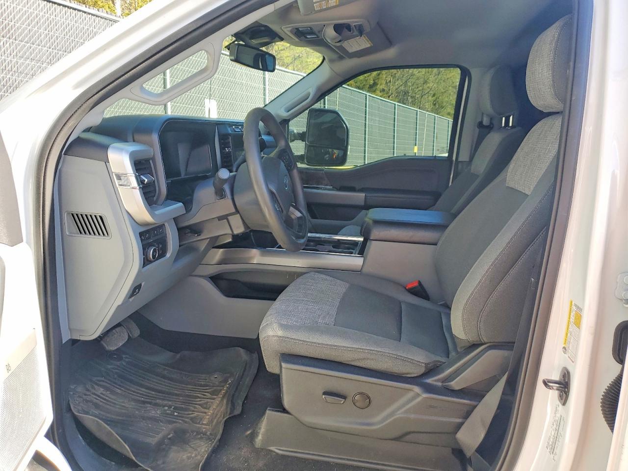 2023 Ford F250 Super Duty - Image 7
