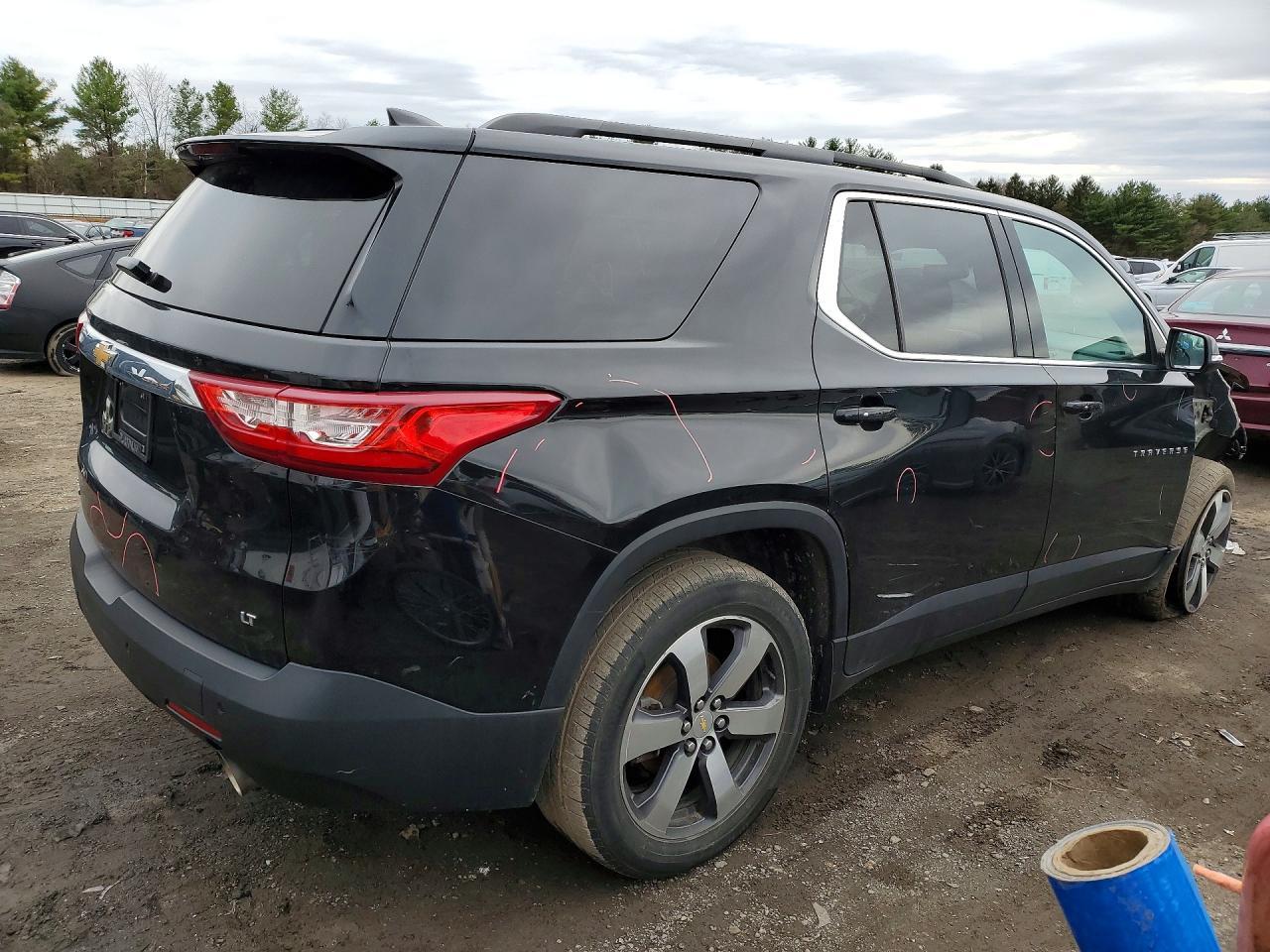 2021 Chevrolet Traverse Lt - Фото 3