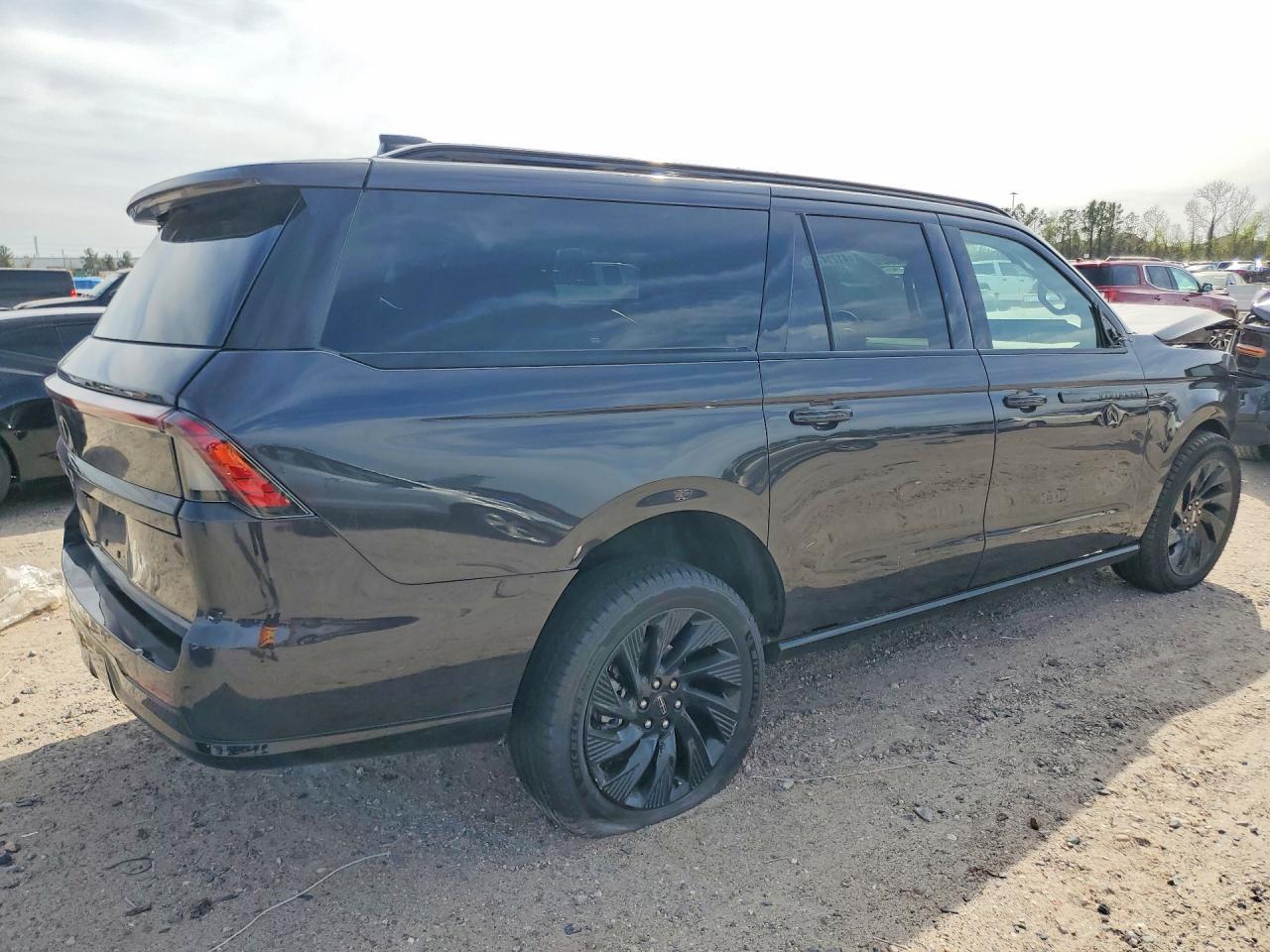 2025 Lincoln Townhouse Navigator - Фото 3