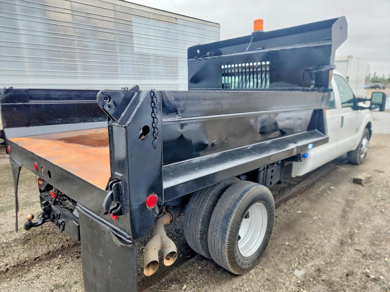 2011 Ford F350 Super Duty - Фото 3