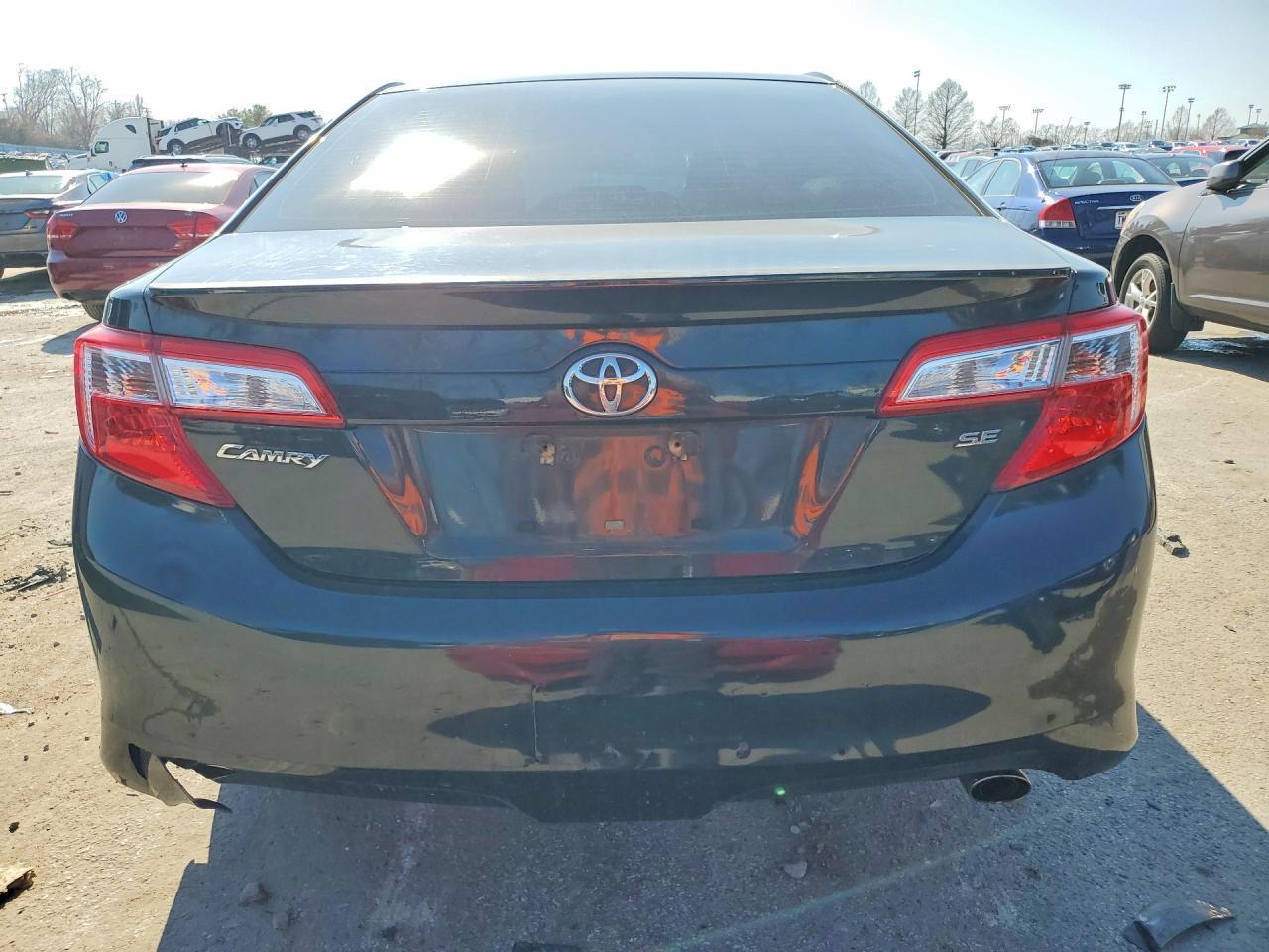 2014 Toyota Camry Se - Image 6