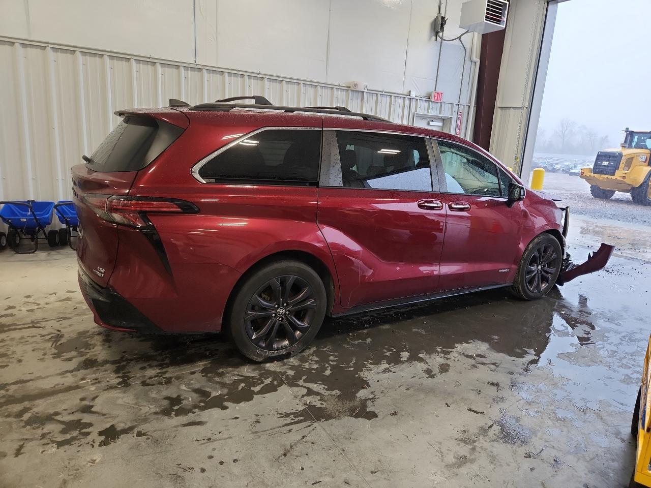 2021 Toyota Sienna Xse 7-Passenger - Image 3