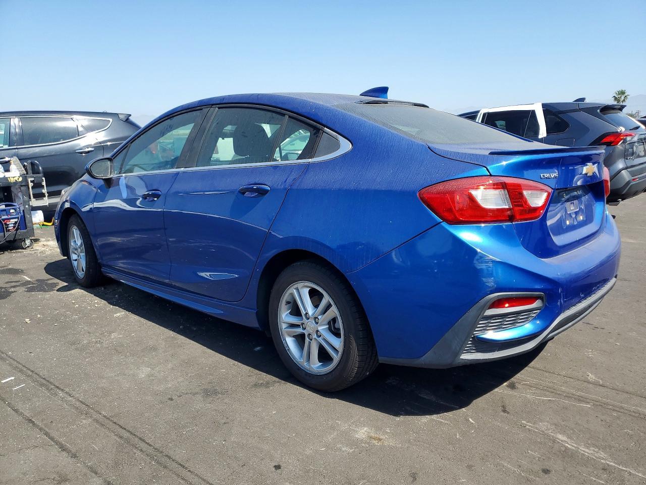 2017 Chevrolet Cruze Lt - Фото 2