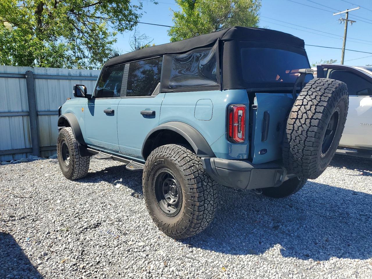 2023 Ford Bronco Base - Image 2