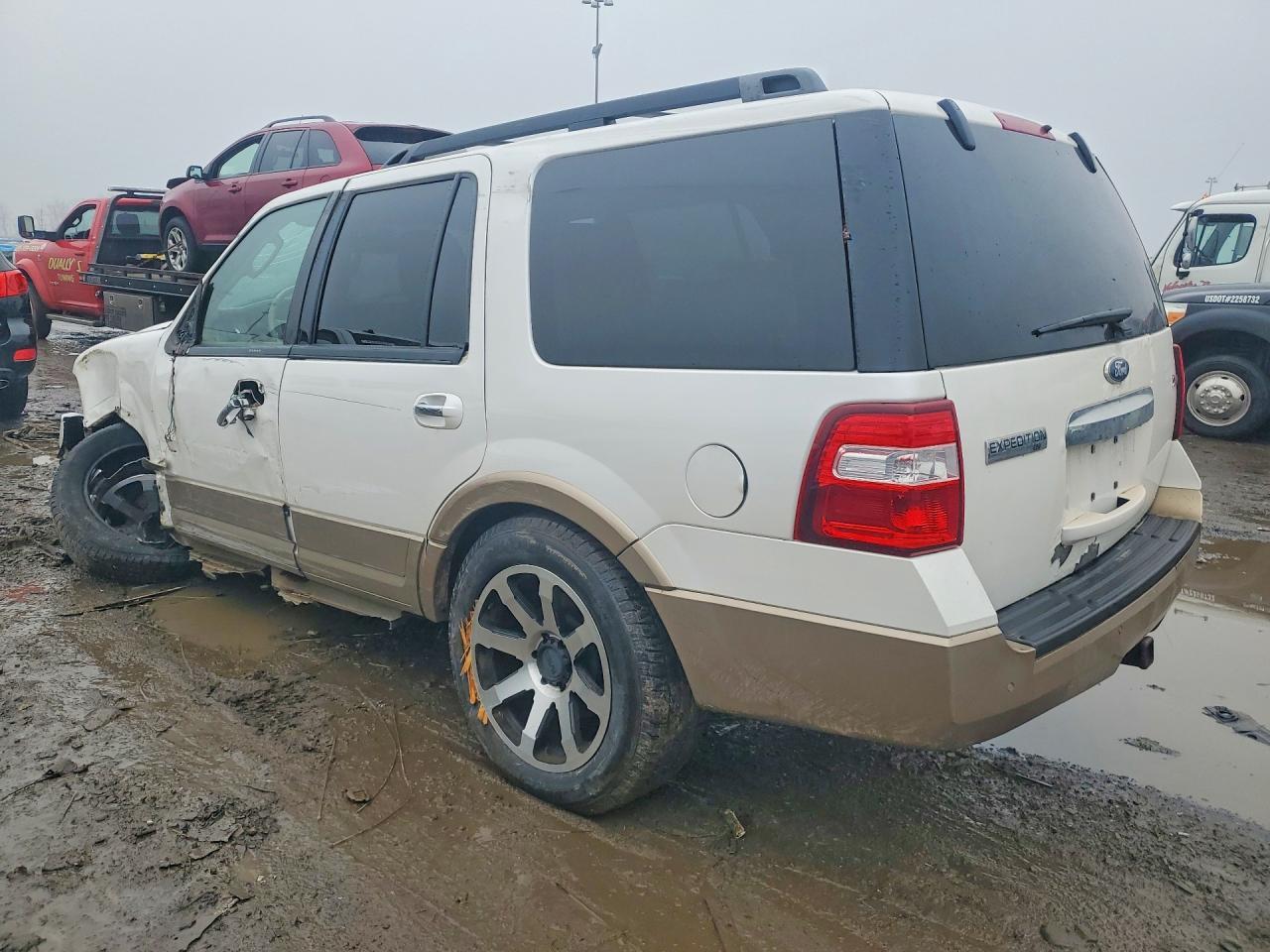 2011 Ford Expedition Xlt - Image 2