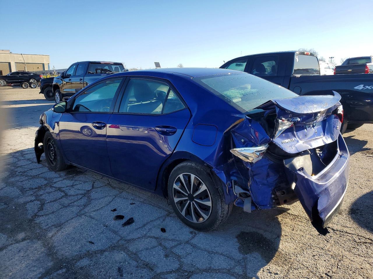 2015 Toyota Corolla S - Фото 2