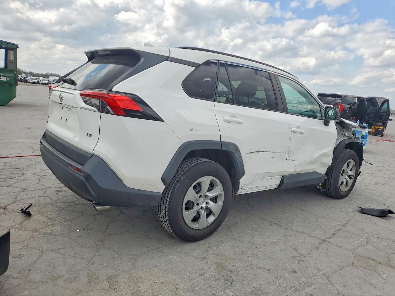 2020 Toyota Rav4 Le - Фото 3