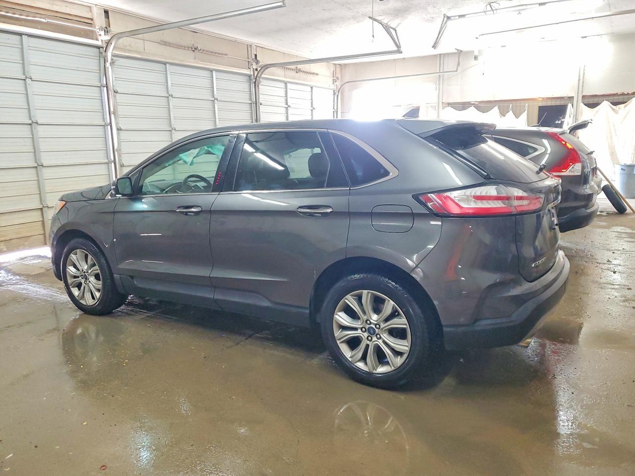 2020 Ford Edge Titanium - Фото 2