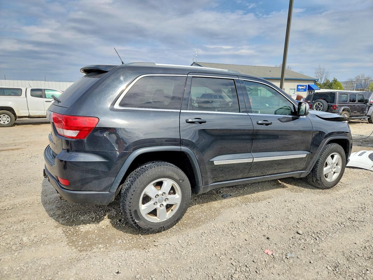 2012 Jeep Grand Cherokee Laredo - Image 3