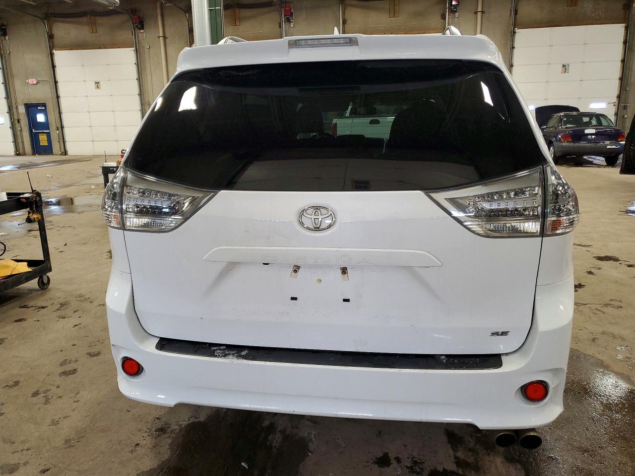 2020 Toyota Sienna Se 8-Passenger - Image 6