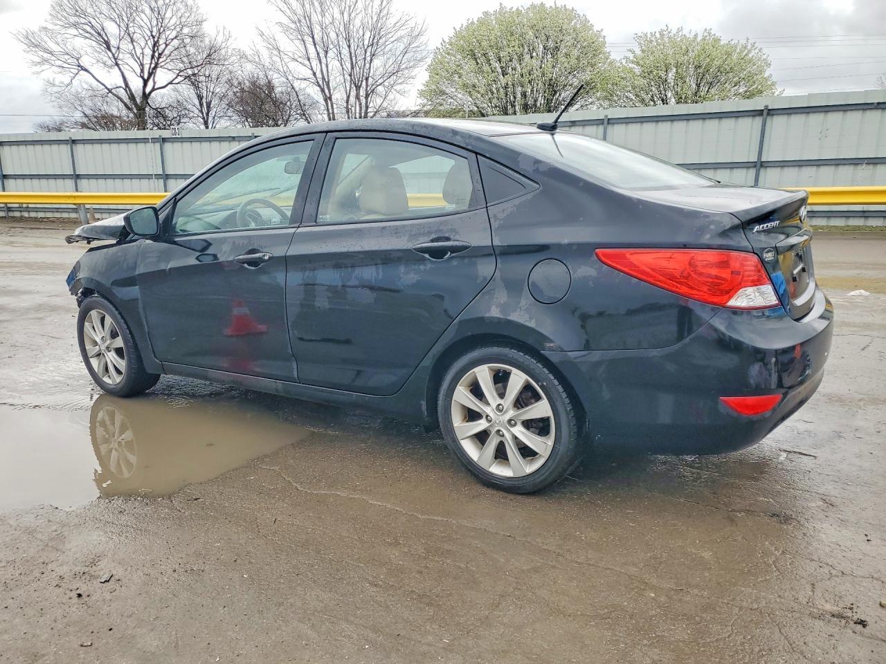 2013 Hyundai Accent Gls - Фото 2