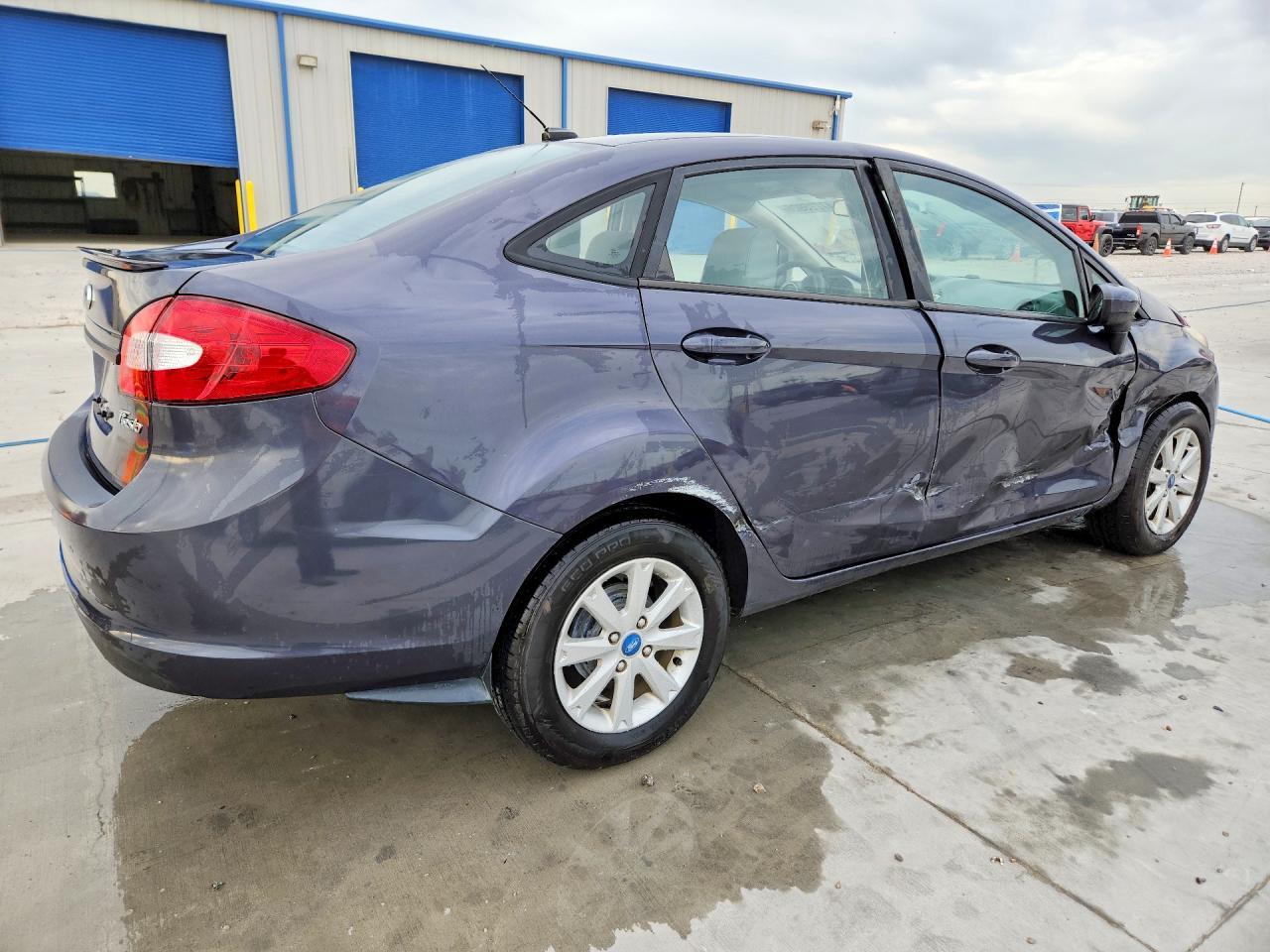 2012 Ford Fiesta Se - Фото 3