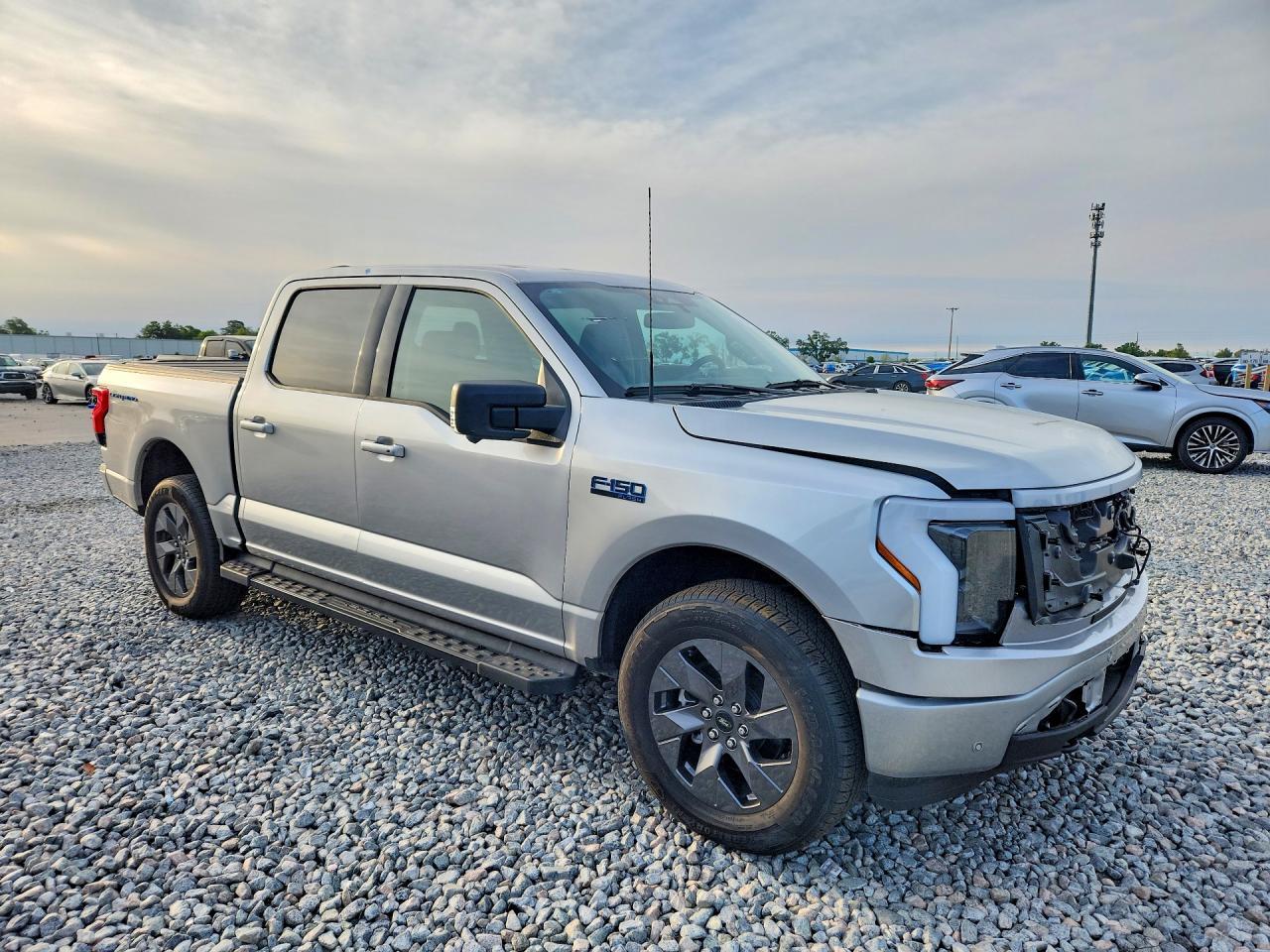 2024 Ford F150 Lightning Xlt - Image 4