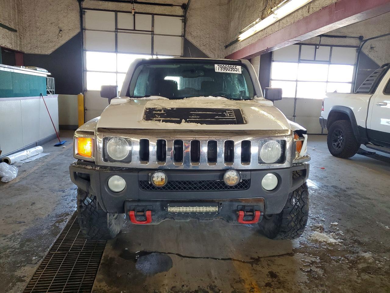 2009 Hummer H3 - Image 5