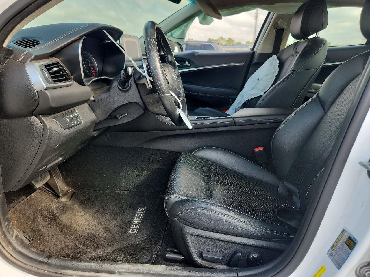 2021 Genesis G70 2.0T - Фото 7