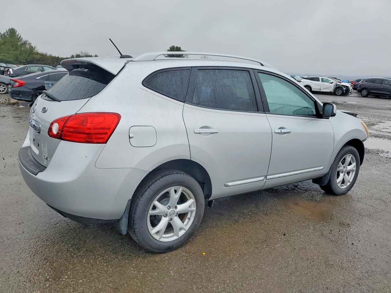 2011 Nissan Rogue S - Фото 3