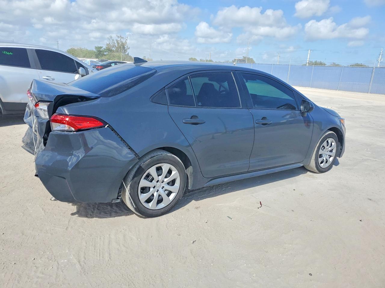 2024 Toyota Corolla Le - Фото 3