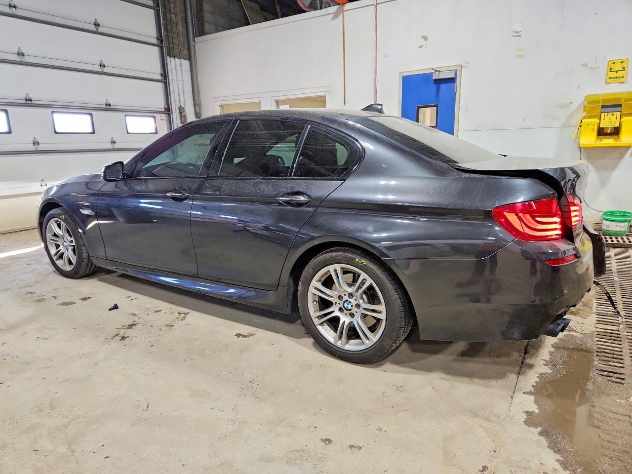 2013 BMW 528 Xi - Image 2