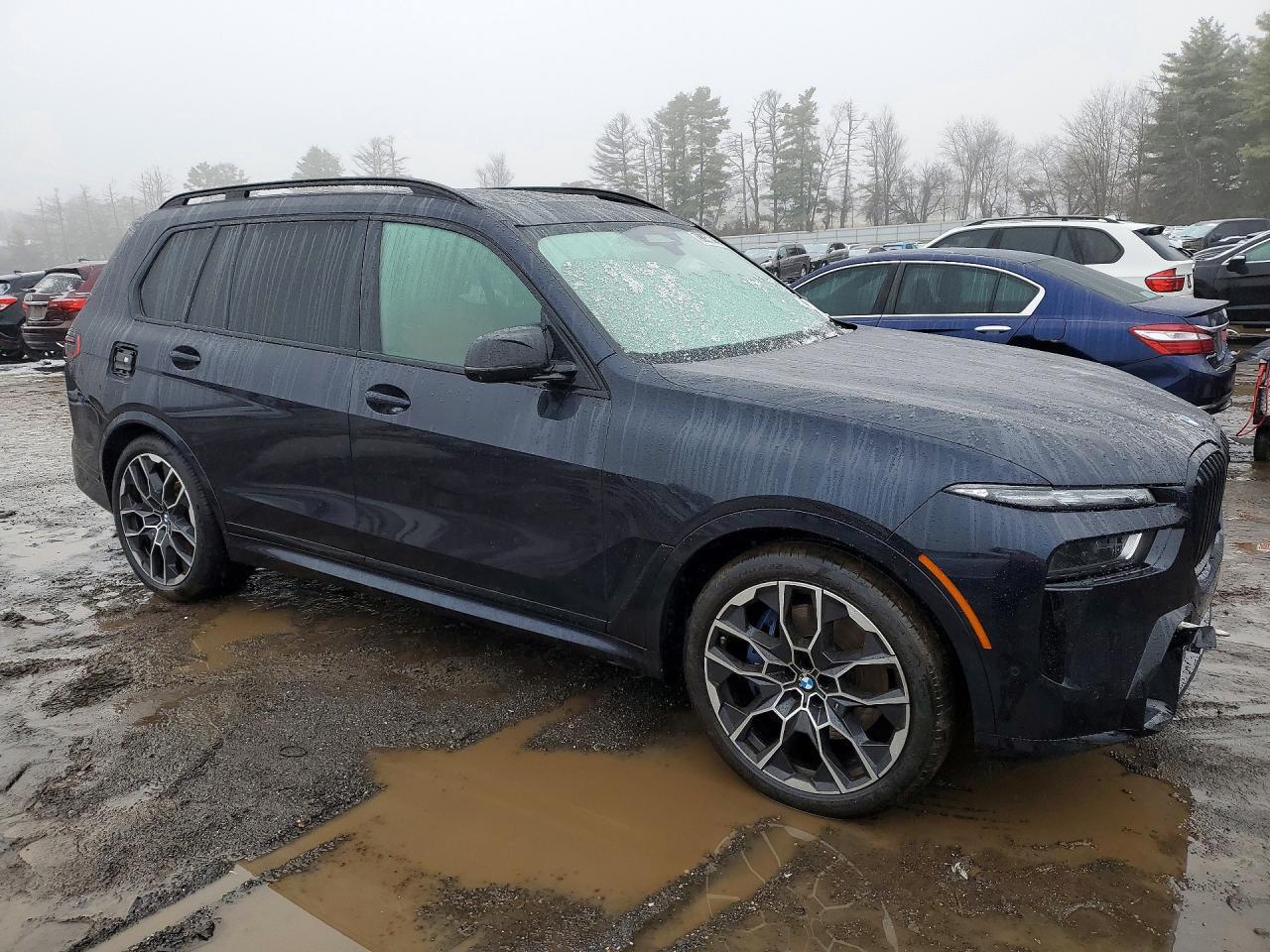 2025 BMW X7 M60I - Фото 4