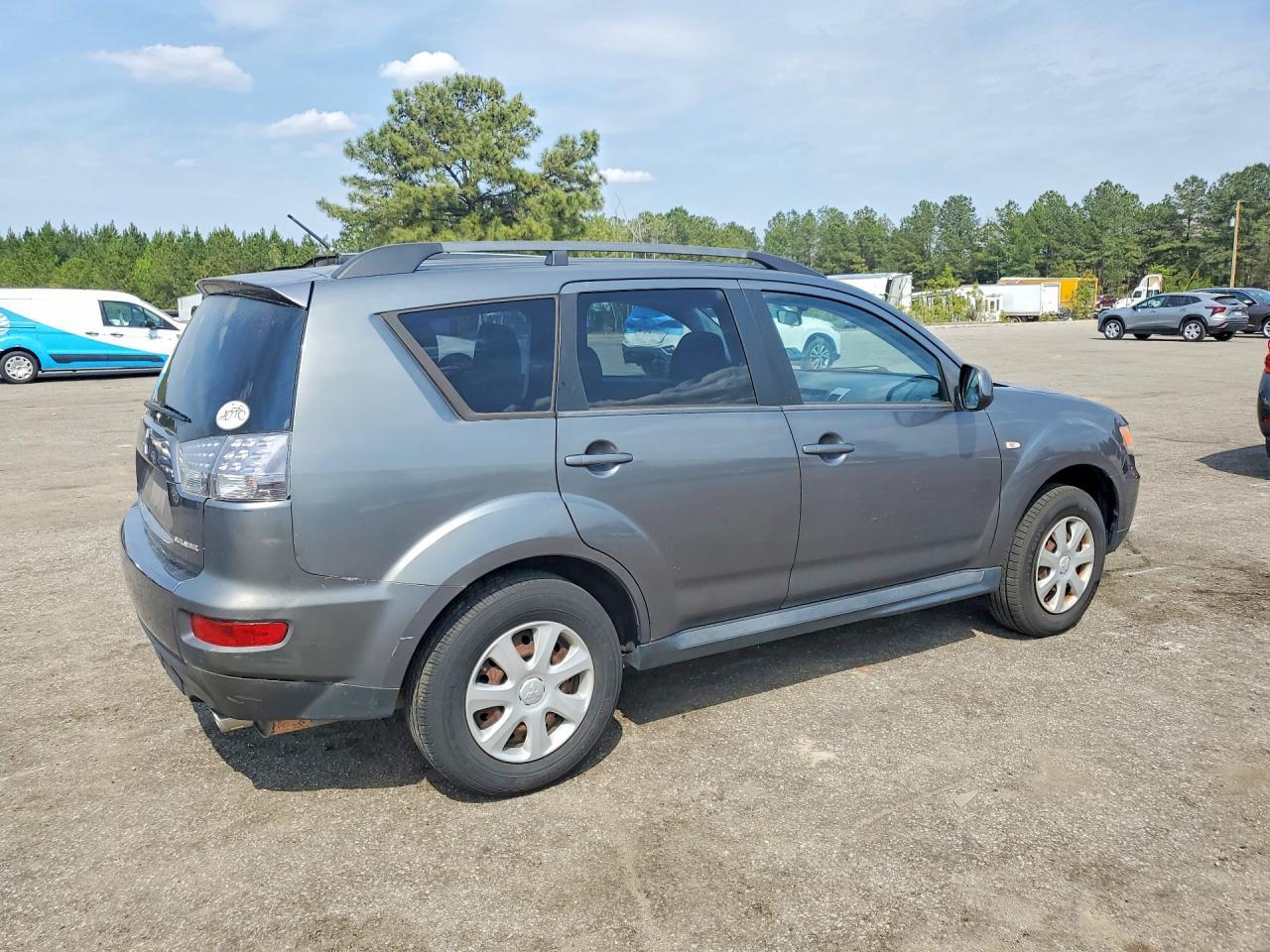 2012 Mitsubishi Outlander Es - Image 3