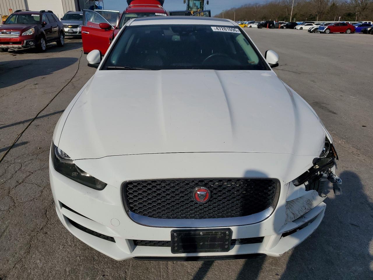 2017 Jaguar Xe - Фото 5