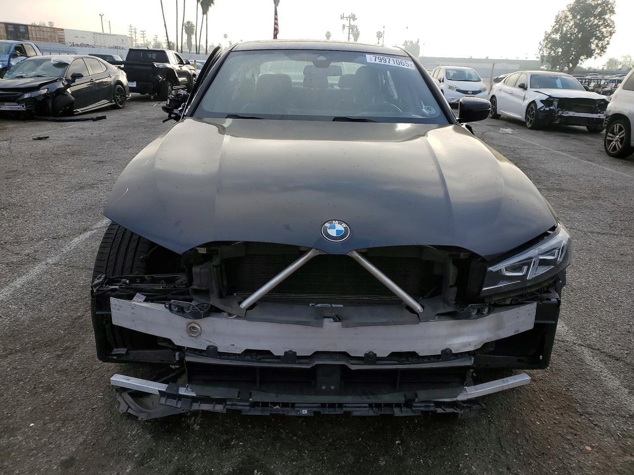 2024 BMW 330I - Фото 5