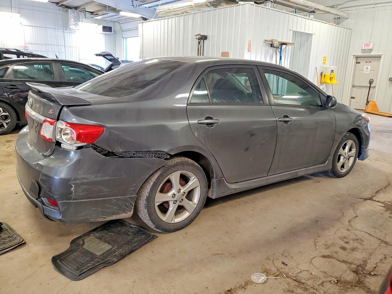 2013 Toyota Corolla S - Фото 3