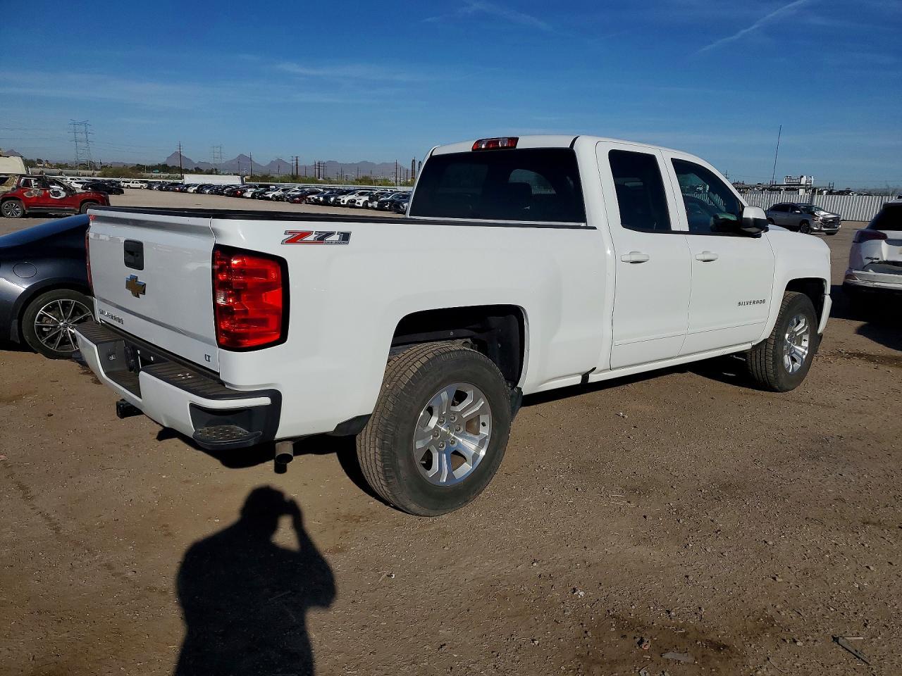 2017 Chevrolet Silverado K1500 Lt - Фото 3