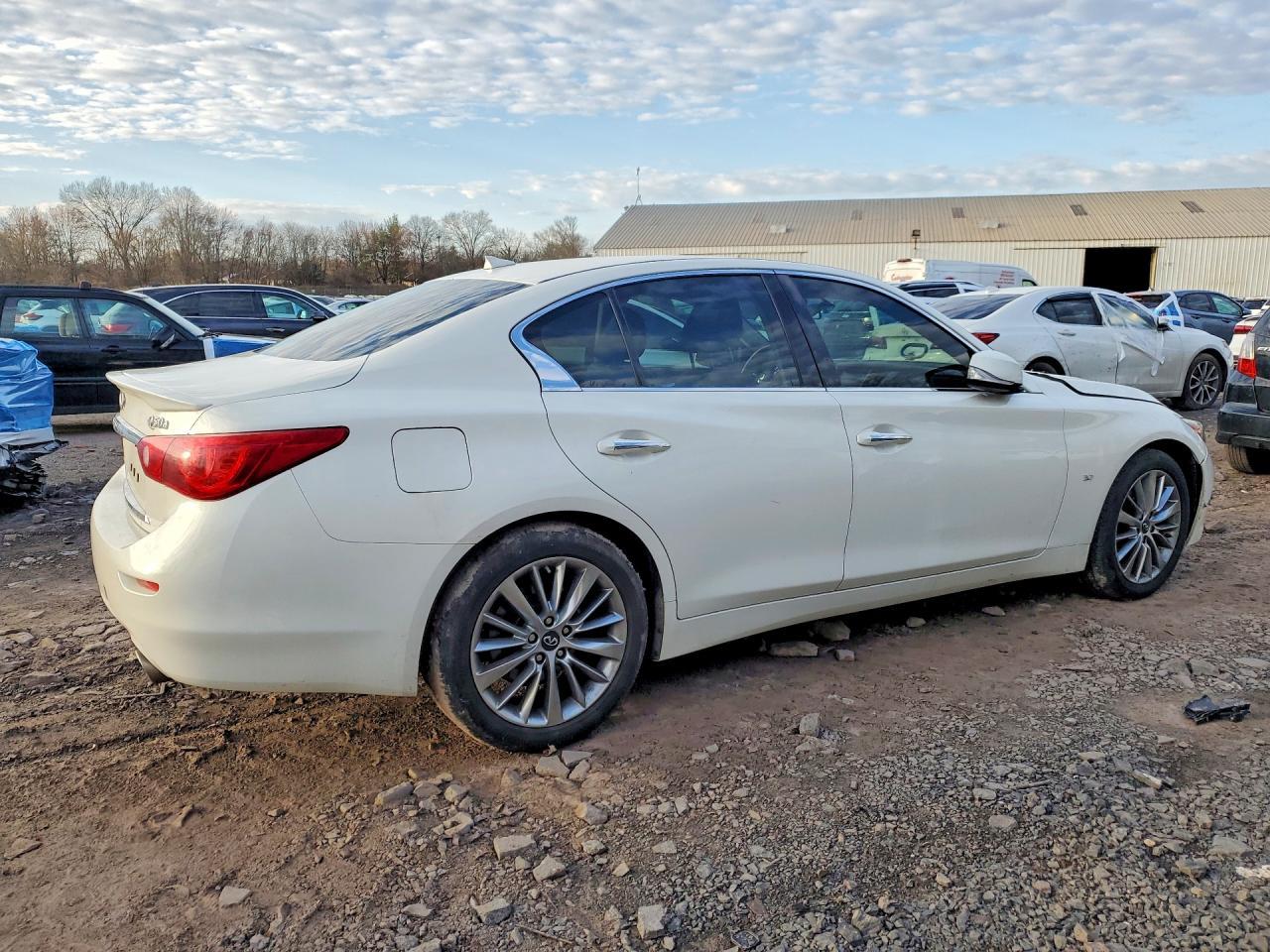 2015 Infiniti Q50 Base - Фото 3