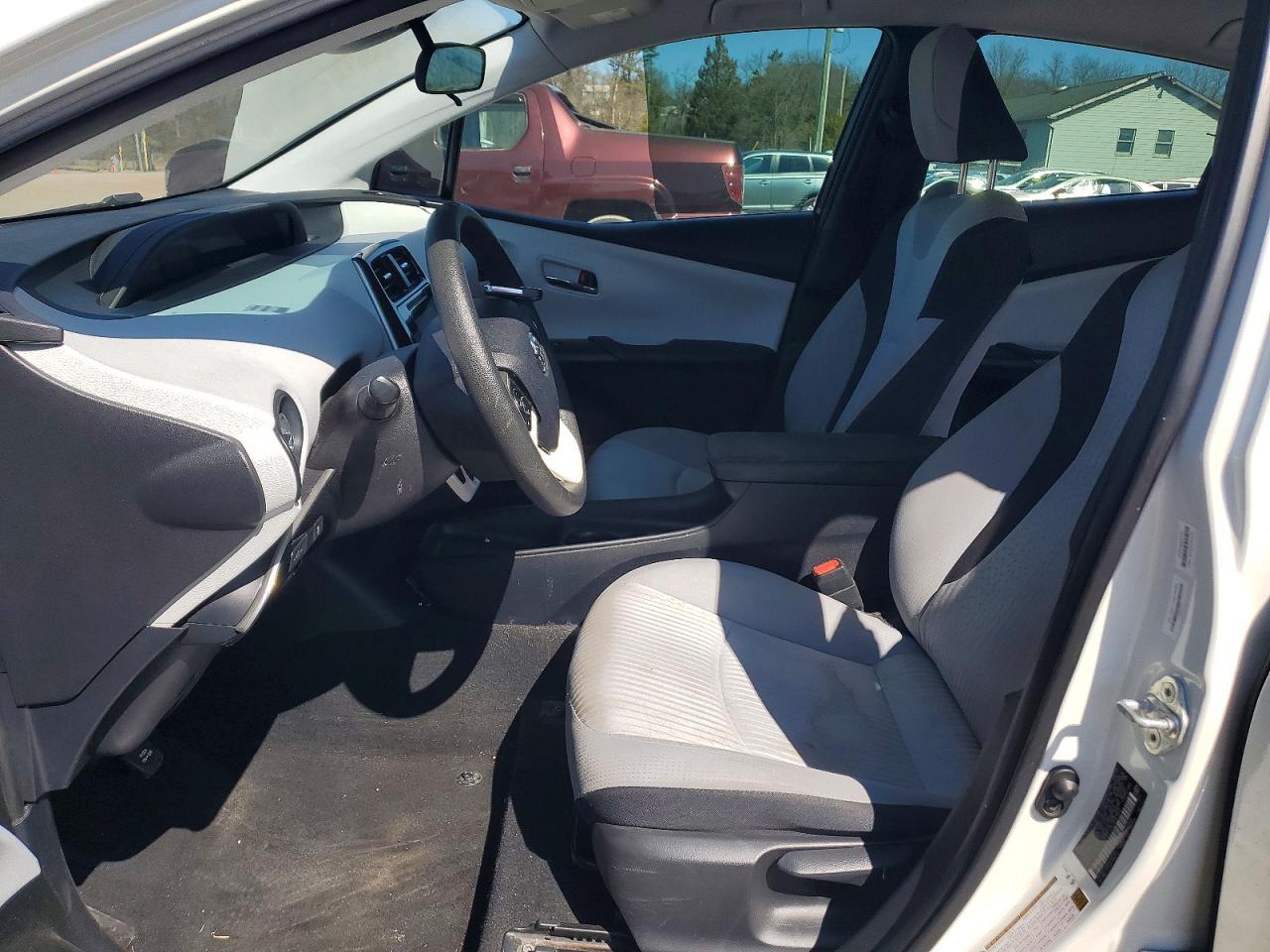 2018 Toyota Prius One - Фото 7