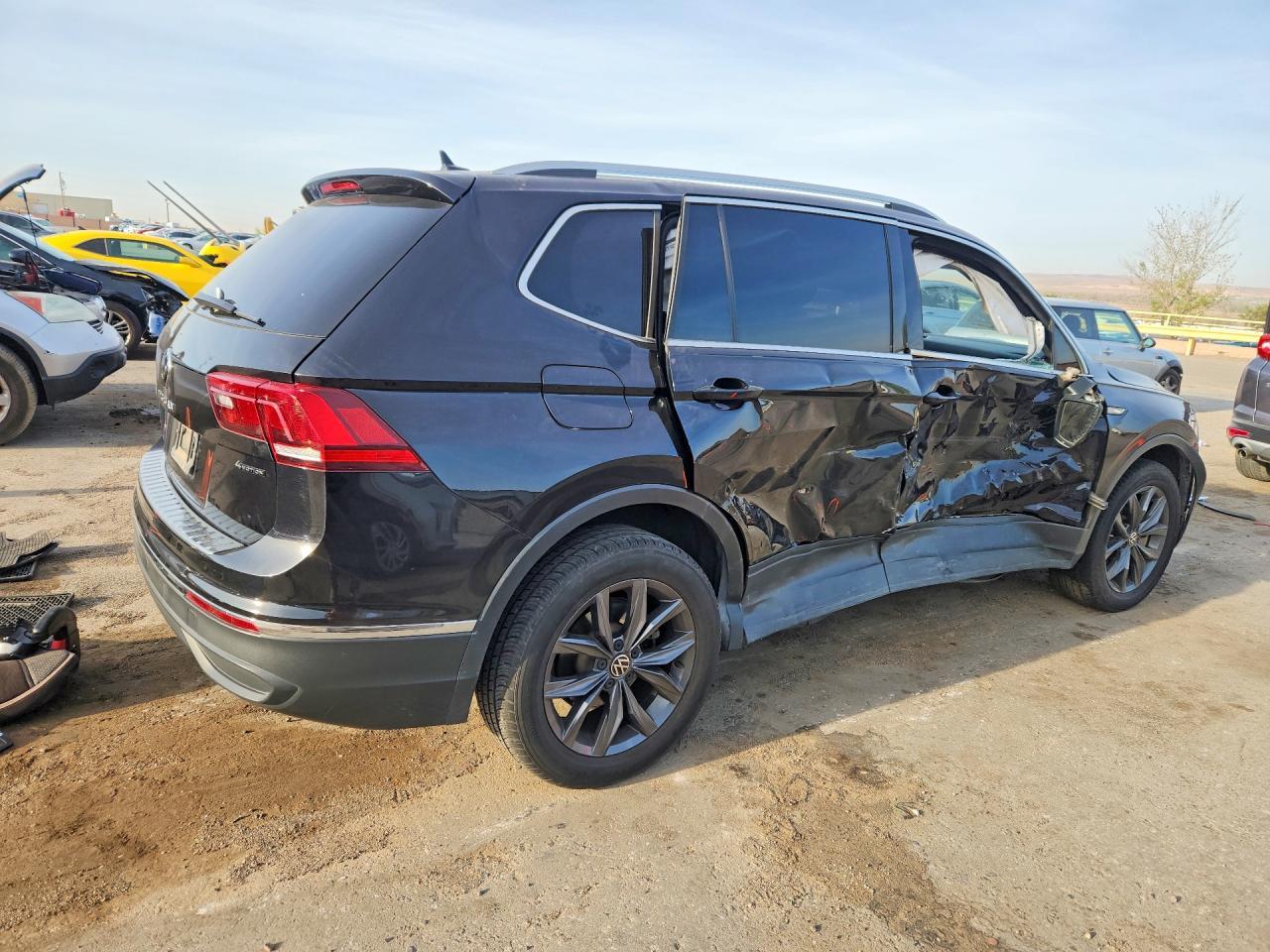 2022 Volkswagen Tiguan Se - Image 3