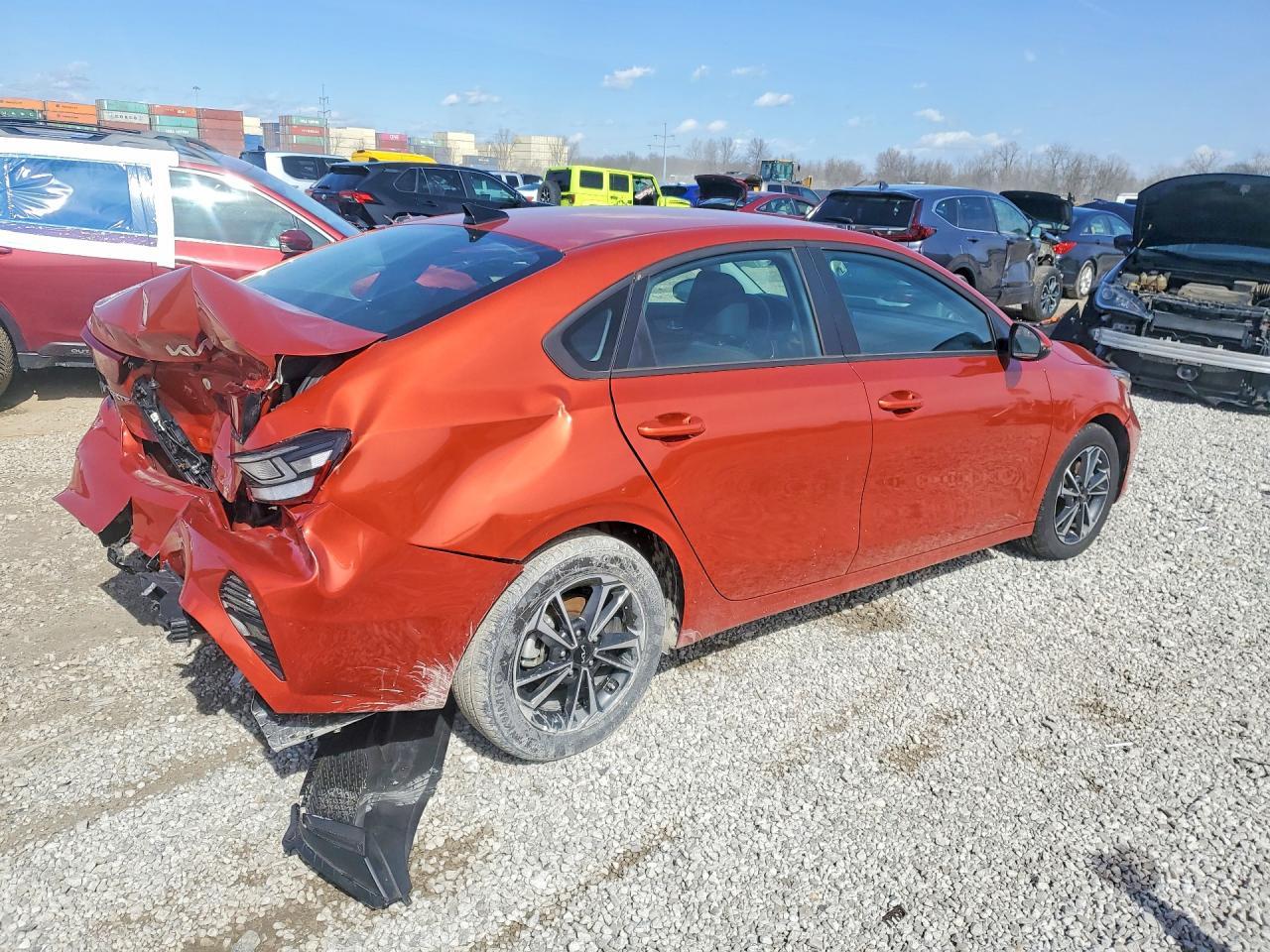 2023 Kia Forte Lxs - Image 3