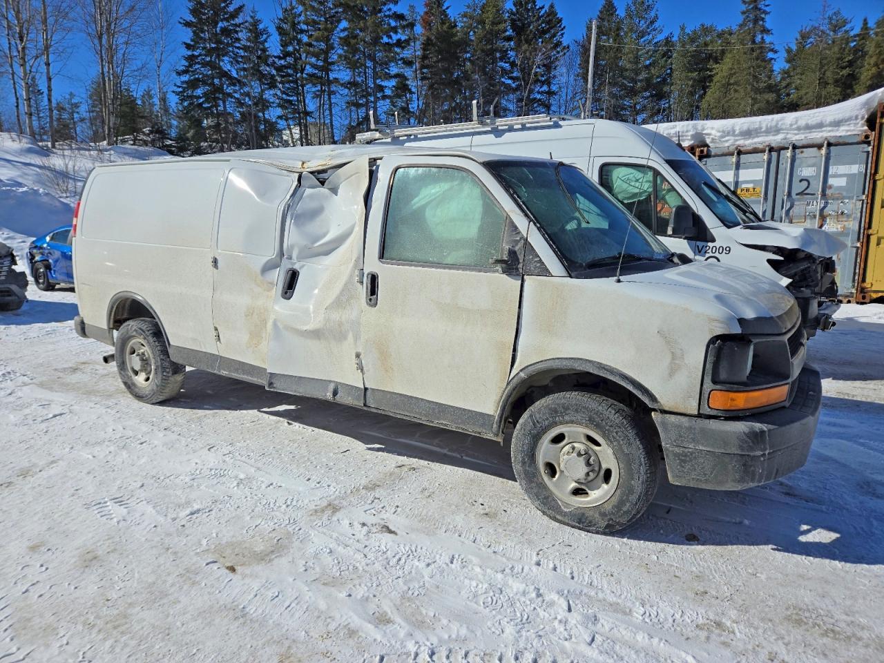 2015 Chevrolet Express G2500 - Image 4