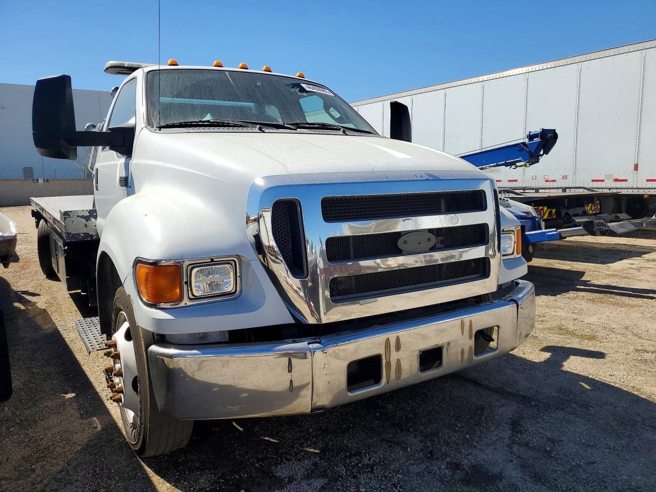 2015 Ford F650 Super Duty Rollback Truck - Фото 4