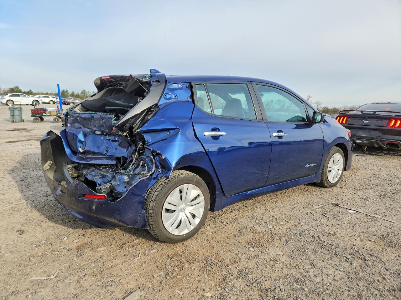 2018 Nissan Leaf S - Фото 3