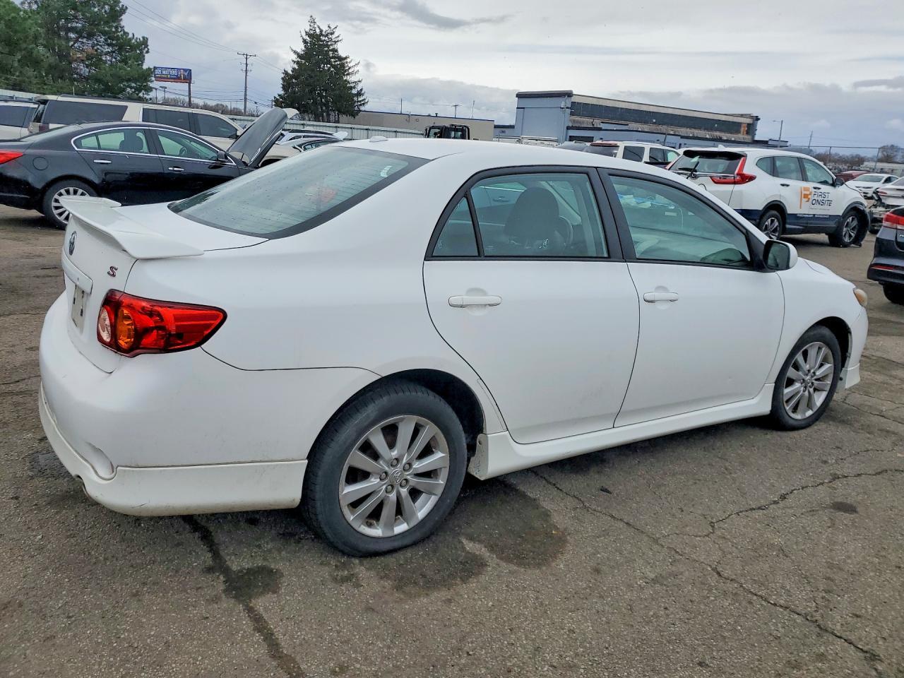 2010 Toyota Corolla S - Фото 3