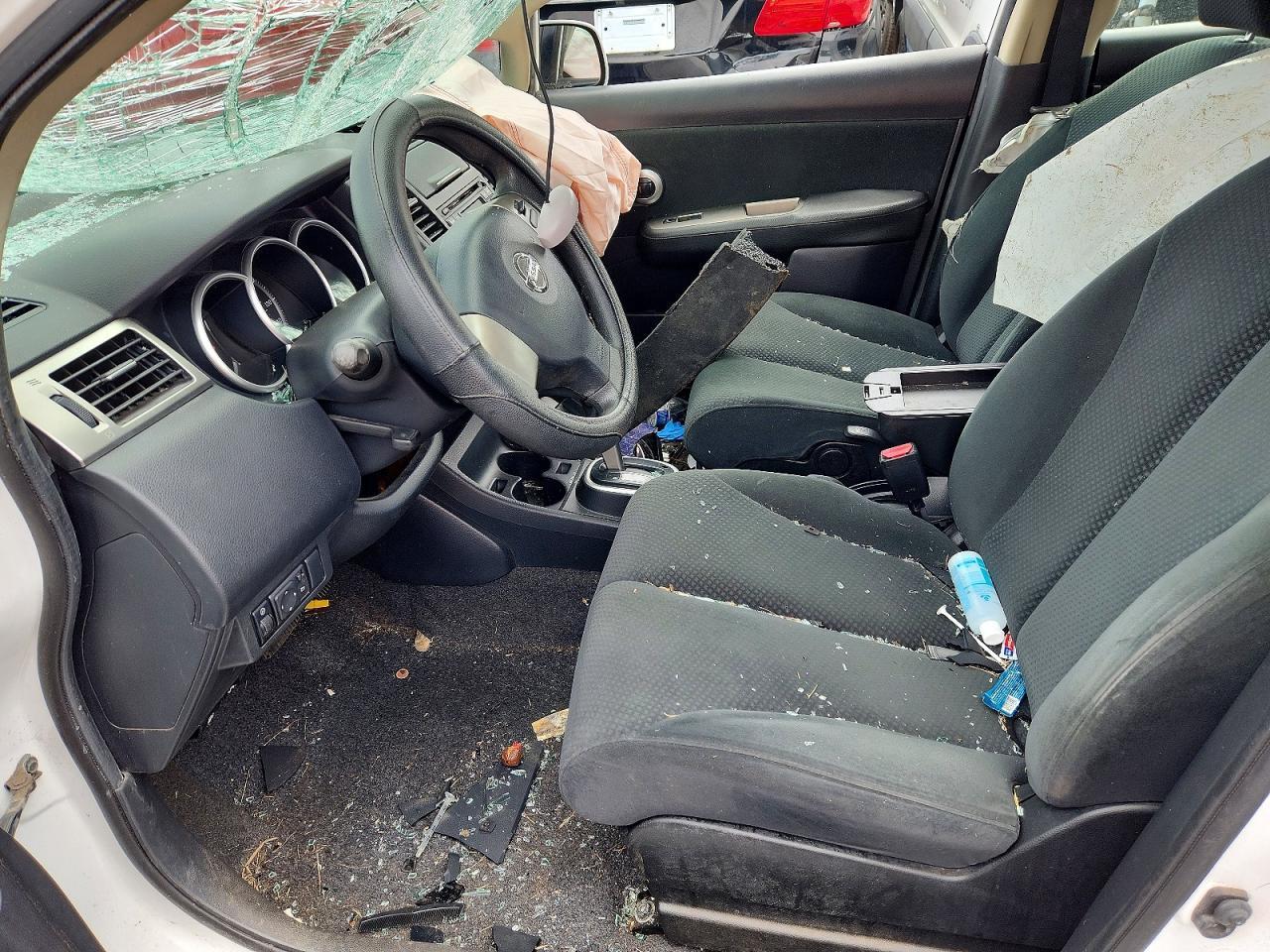 2011 Nissan Versa 1.8 S - Фото 7