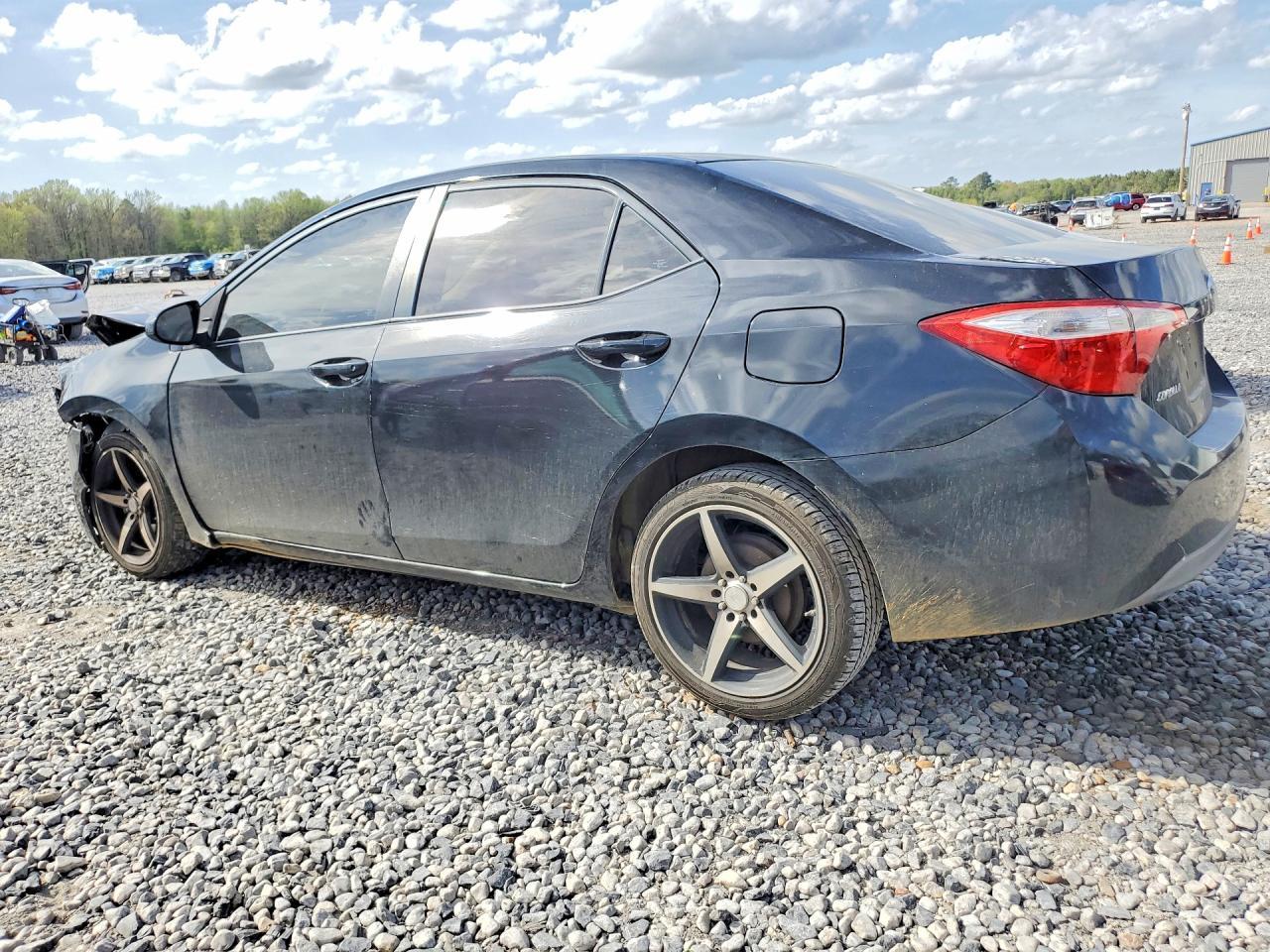 2016 Toyota Corolla Le - Image 2