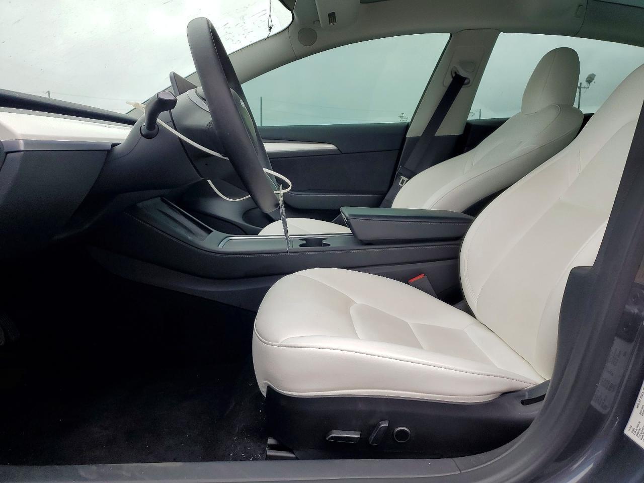 2023 Tesla Model 3 - Фото 7