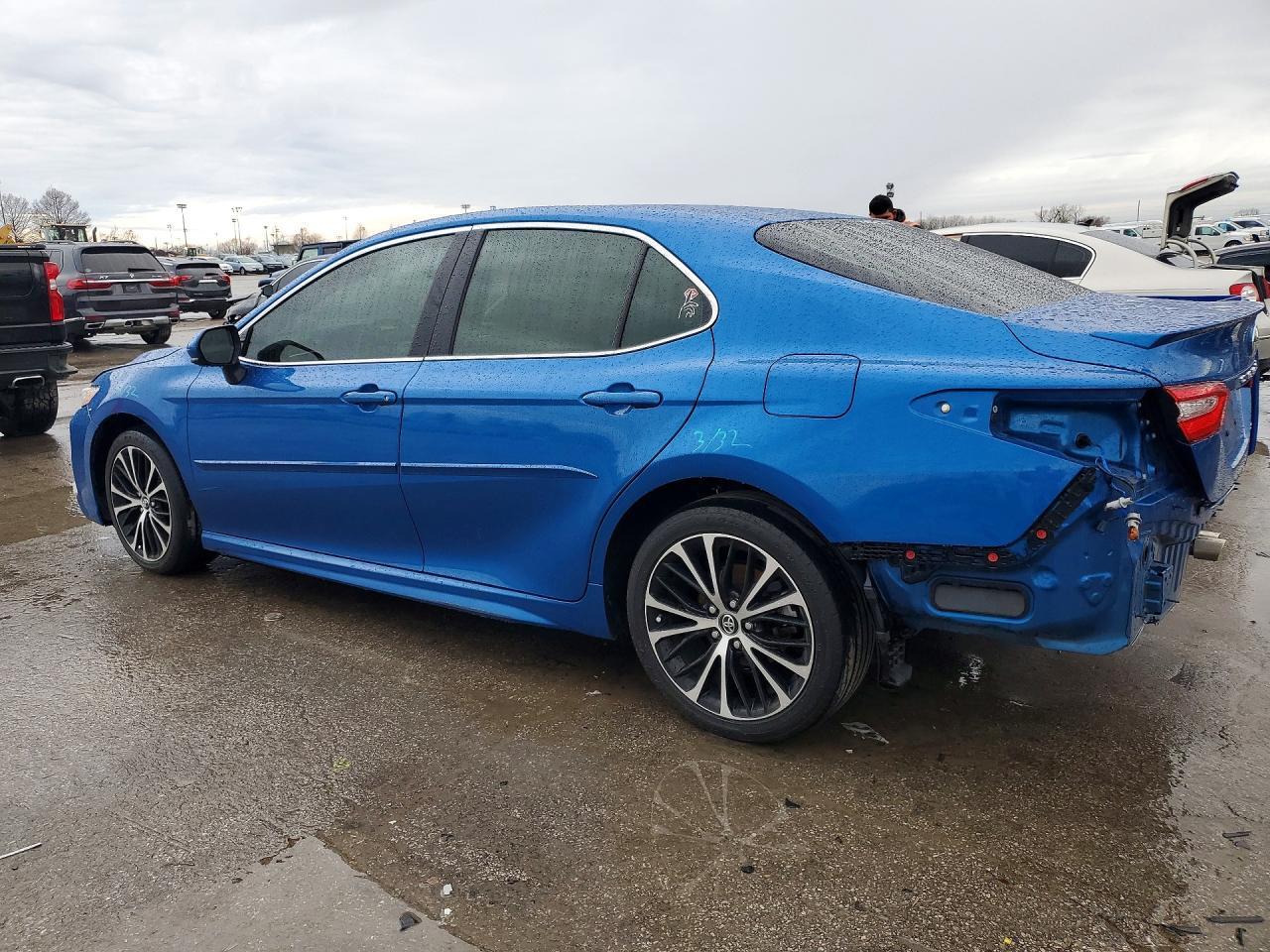 2018 Toyota Camry Se - Фото 2